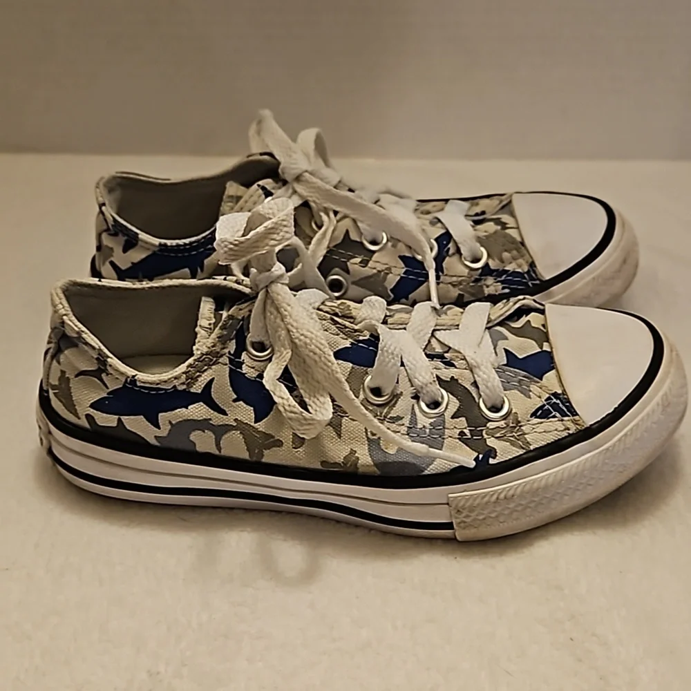 Converse All Stars Low Top Sneakers Blue/Gray Shark Bite Fish Novelty Sz 12